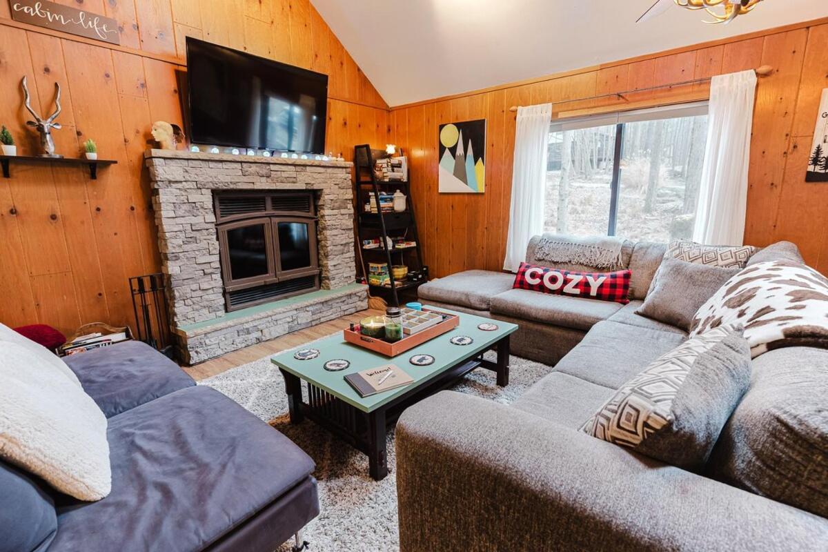 Arrowheadlake,videogames,fireplace,firepit,grill Holiday home